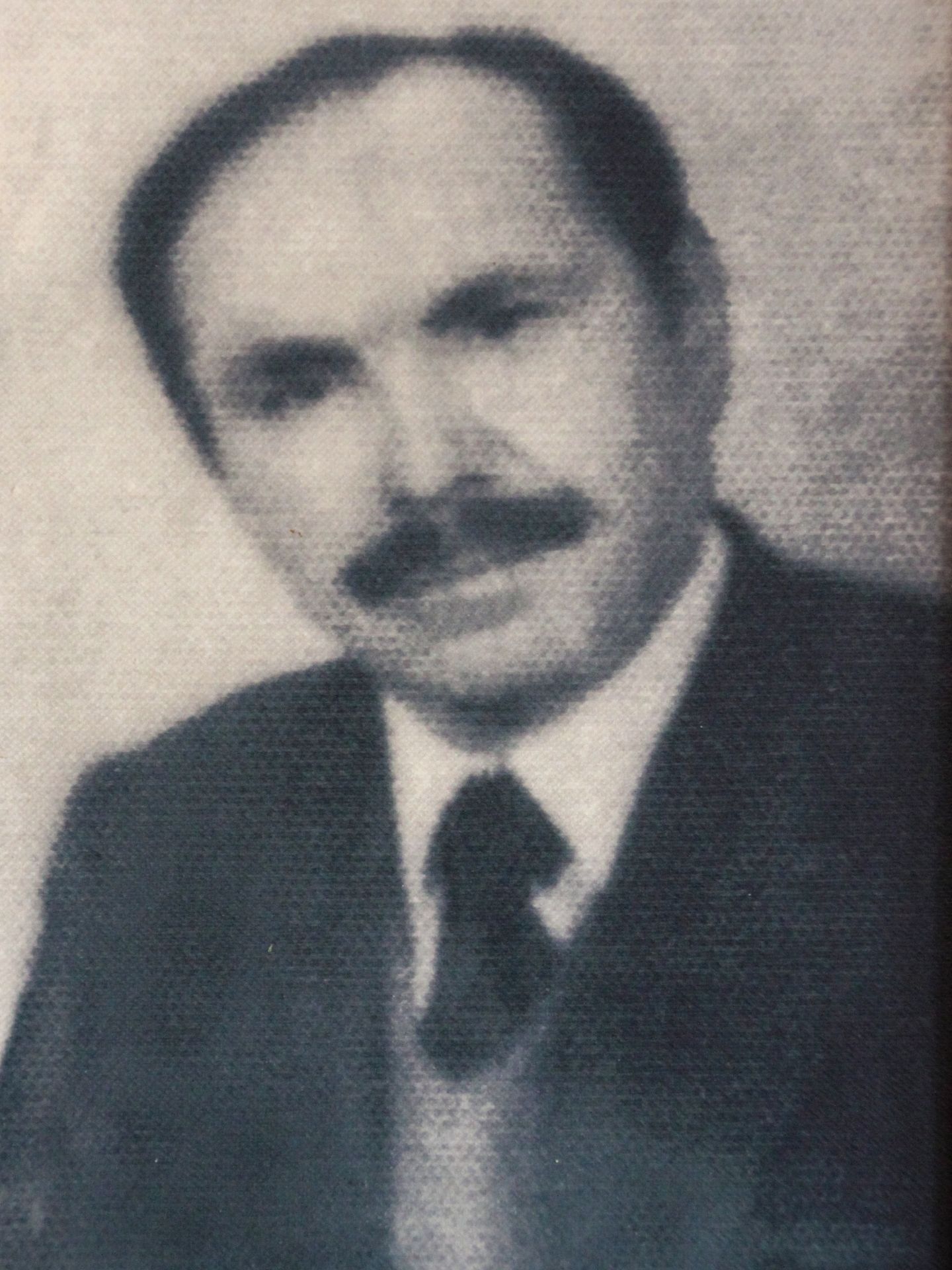 eski_baskanlar_avni_ozdener